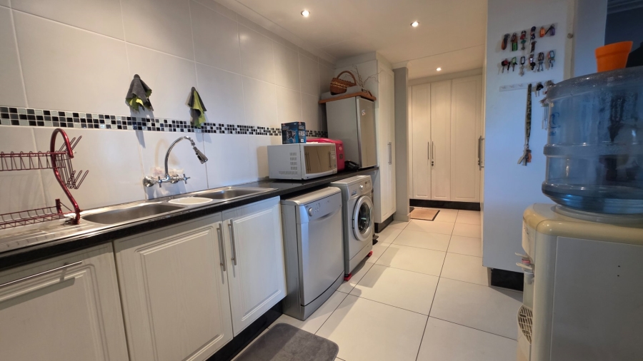 3 Bedroom Property for Sale in Hartenbos Central Western Cape